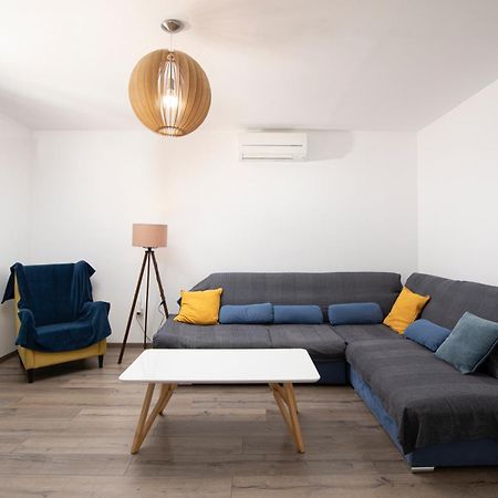 City Market Apartments بولا المظهر الخارجي الصورة