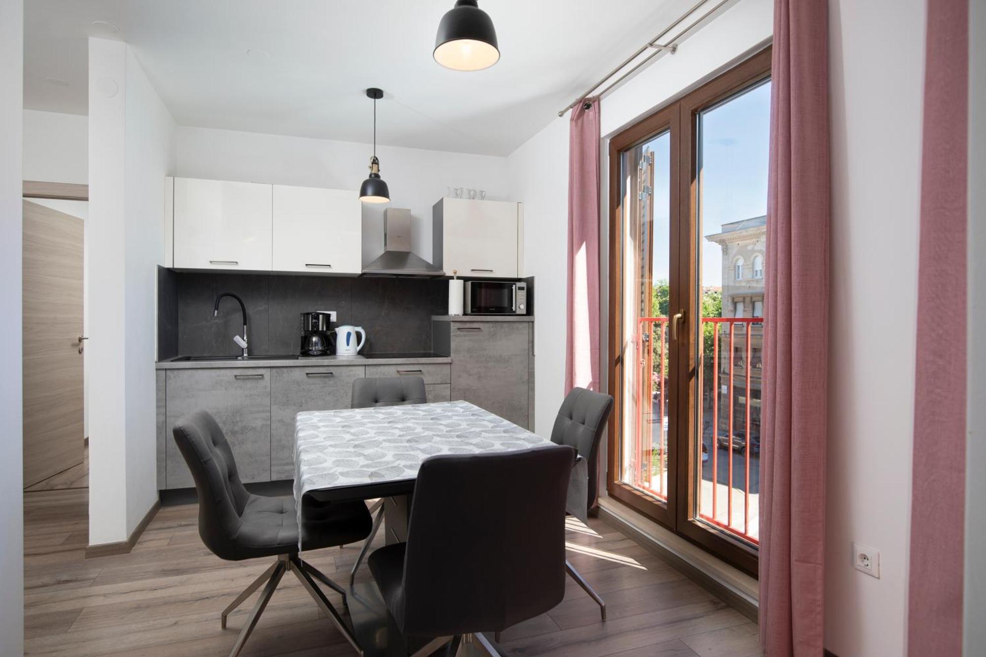 City Market Apartments بولا المظهر الخارجي الصورة
