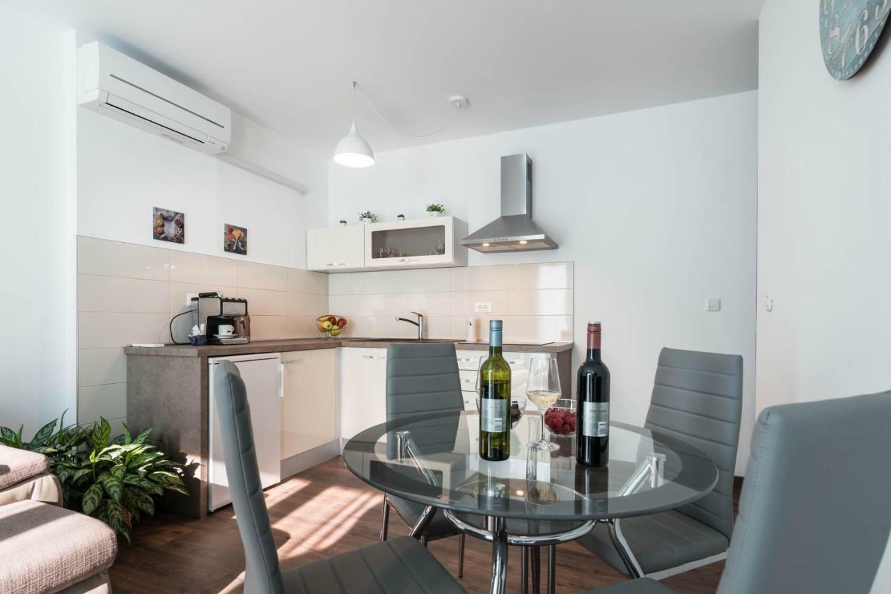 City Market Apartments بولا المظهر الخارجي الصورة