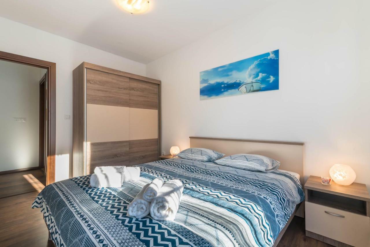 City Market Apartments بولا المظهر الخارجي الصورة