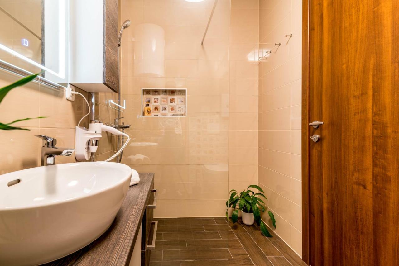 City Market Apartments بولا المظهر الخارجي الصورة