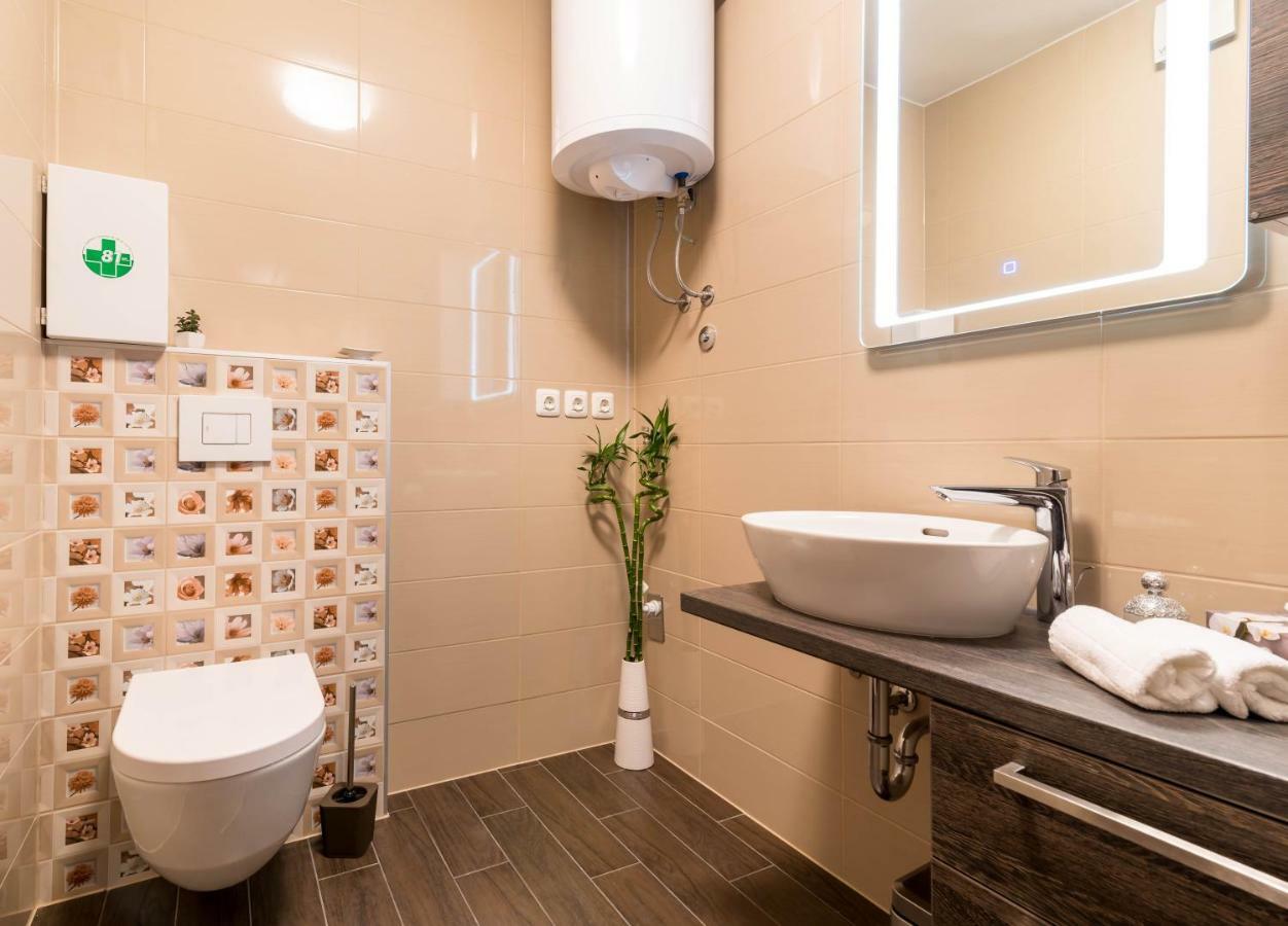 City Market Apartments بولا المظهر الخارجي الصورة