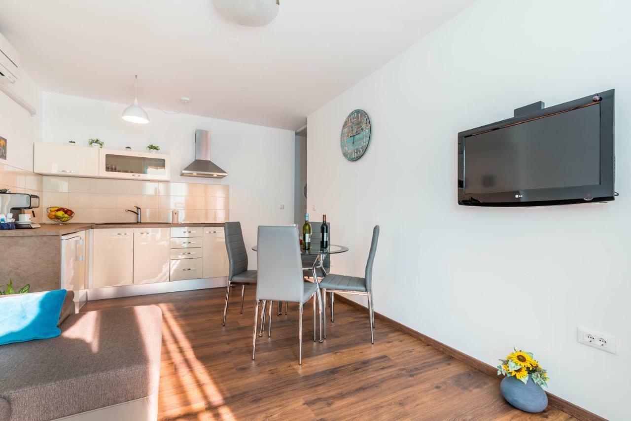 City Market Apartments بولا المظهر الخارجي الصورة